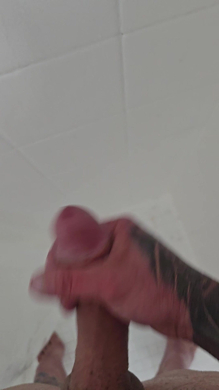 Hot bori: Onanera i duschen