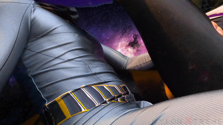 Nylon Xtreme: POV Nora Fox z Zentai zerżnięta w przestrzeni kosmicznej