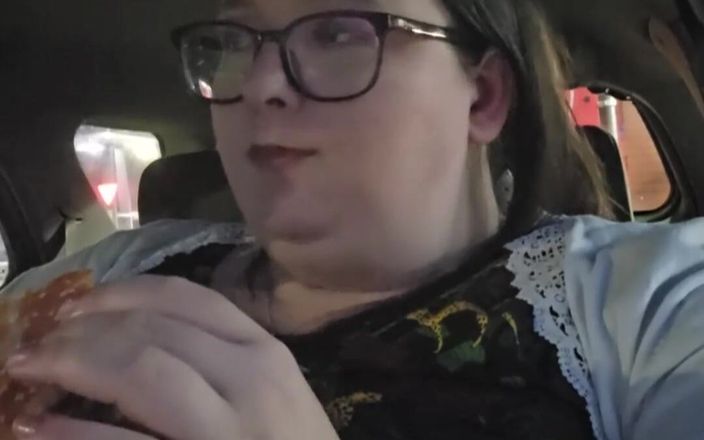 SSBBWLadyBrads: Eating Mcdonalds in the Car