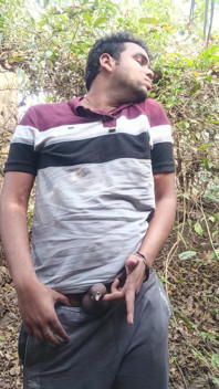 Di hutan sendirian