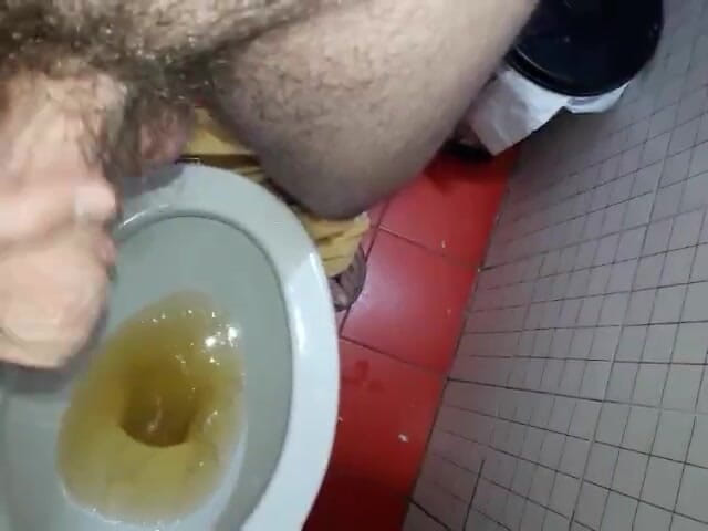 KinkyPigDad: อวัยวะเพศเปียกเหงื่อ เหม็น ชีส ฉี่