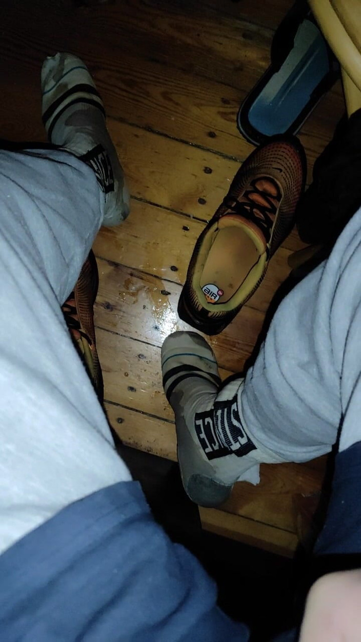 SmokedAlloy2: Dirtyjunkbro behöver inte en toalett för att pissa. Han gör...