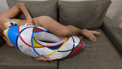 Inflatable Lovers: White swimring