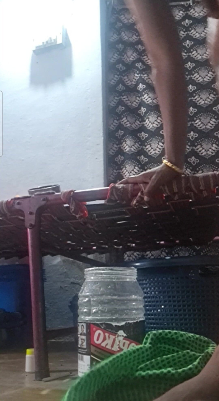 Jayaselvi: Tamil aunty sgrillettamento e passaggio delle urine