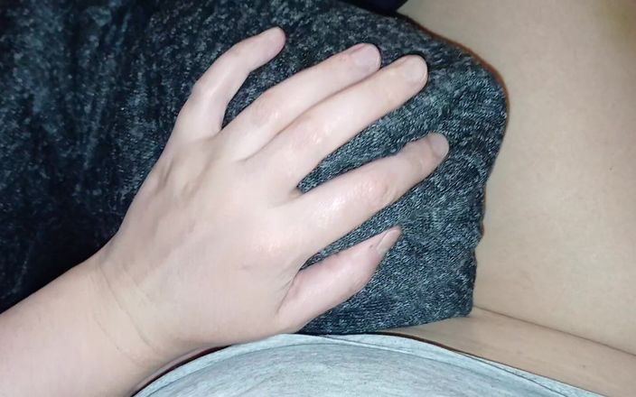 Lesbian-illusion: Sesso veloce sul letto di due amiche