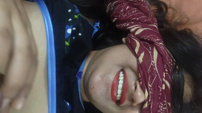 Sex bird: Ragazza musulmana con capo