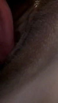 Coppia arrapata scopa alla fine di una spiaggia