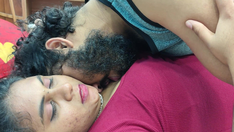 Vaishnavysharunraj: Hot Neck Kiss Finder Lick with Pussy Rub