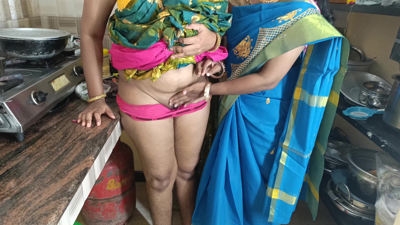 Palani69: Romance lesbienne dans la cuisine