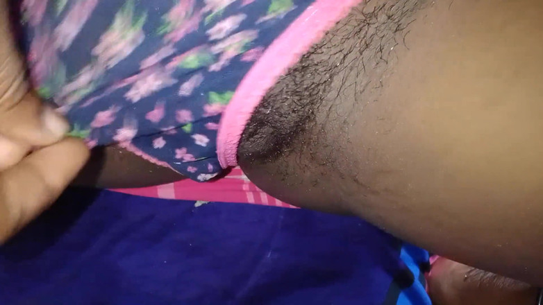 Super sexy ebony cuties: Frecându-mi pizda, a aruncat chiloții