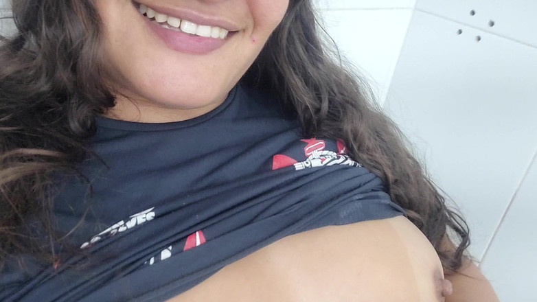 Paty Bumbum: ビデオ通話中のいとこのために