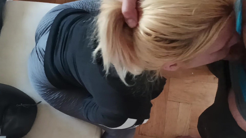 vuana: Kouření lízátka a šukání do krku