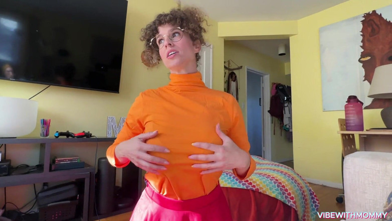 VibeWithMommy: Best Friend's Mom Doesn't