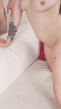 Una troia coperta di sborra viene martellata da Roma Major, James Sinner e Jimmy Collins