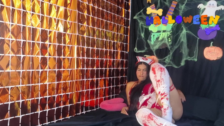 BigAssStepmom2: 할로윈을 축하하는 귀여운 거유와 거유 계모