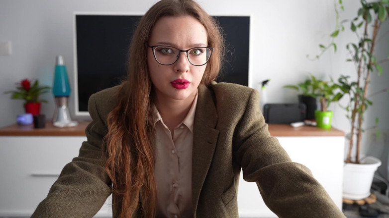 Alexa Poshspicy: 좋아, 코르크로 해보자. 나는 여자를 항문 성교를 준비하고 있어. 1부.