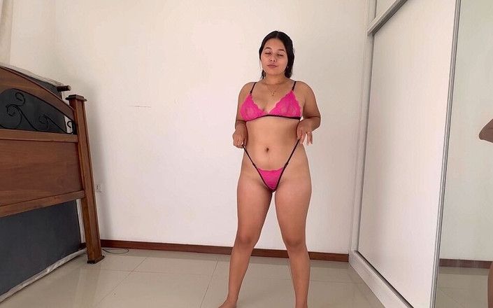 Sashasweet: Brunette 18 Years on Web Cam