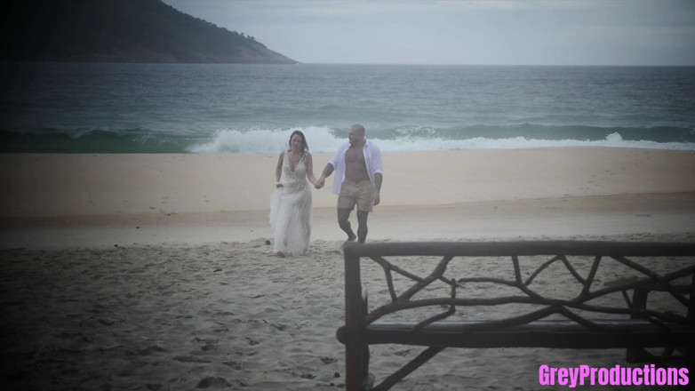 XNatashaGrey: Public Beach Fuck -- Vow Renewals and Cum on My Face