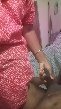 Moja przyrodnia siostra była zły, dzieliliśmy jedną kanapę i kuchnię, całą noc pełny głos tamilski