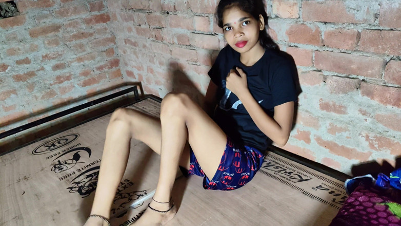 Shivanibaby: Kajal의 집에 혼자 있었는데, 계모가 시장에 갔을 때, 그녀가 나에게 전화를 걸어 보지를 따먹었어