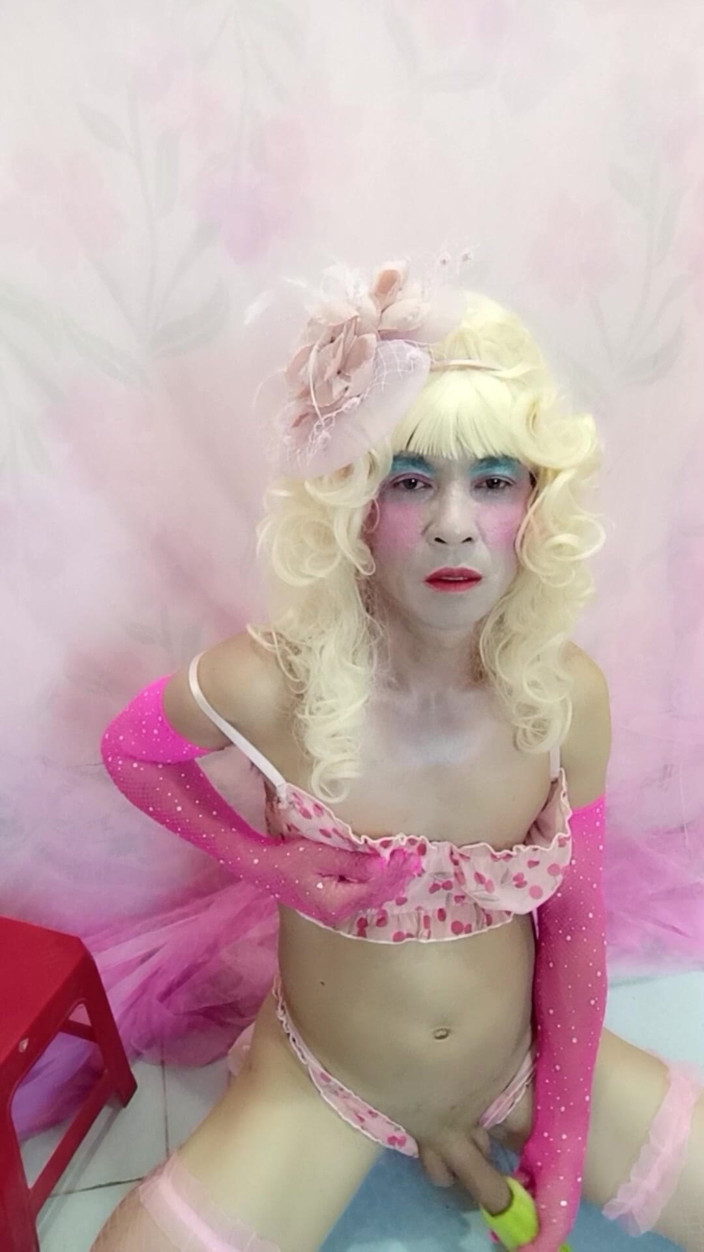 nguyen dang thien tri: Oanh Le - สาวข้ามเพศสวมหนังโป๊ชุดชั้นในเซ็กซี่ Avalanche ใช้เทคโนโลยีใหม่