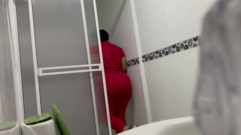 kloyesteicy: Enfermeira mijando
