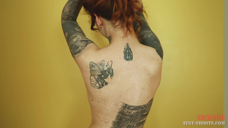 Test-Shoots: Cherr Tetovaná teenagerka v nahém video castingu