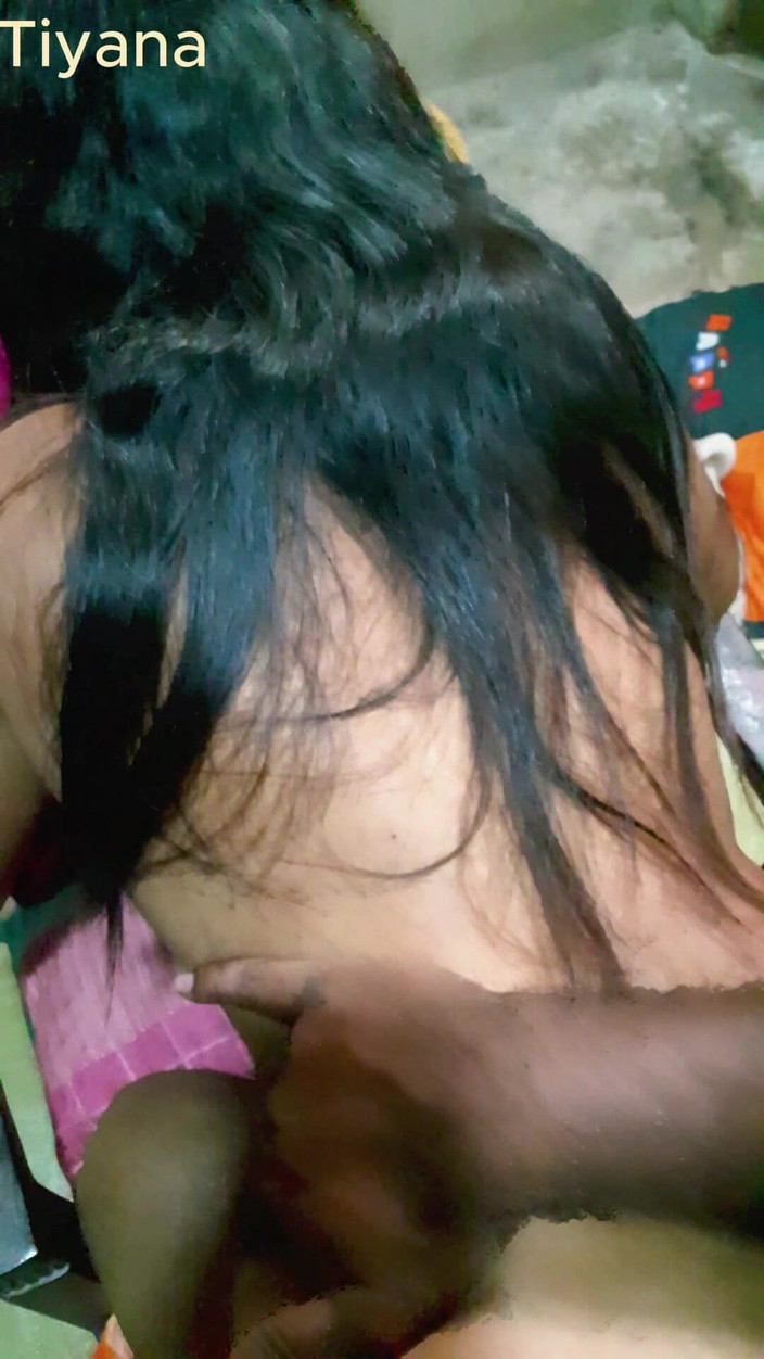 Tiyana: Покірна дружина дозволяє трахати свого боса, поки чоловіка немає вдома