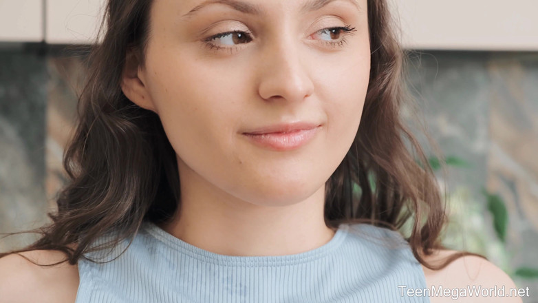 Teen Mega World: Orgasmo solista dopo un allenamento