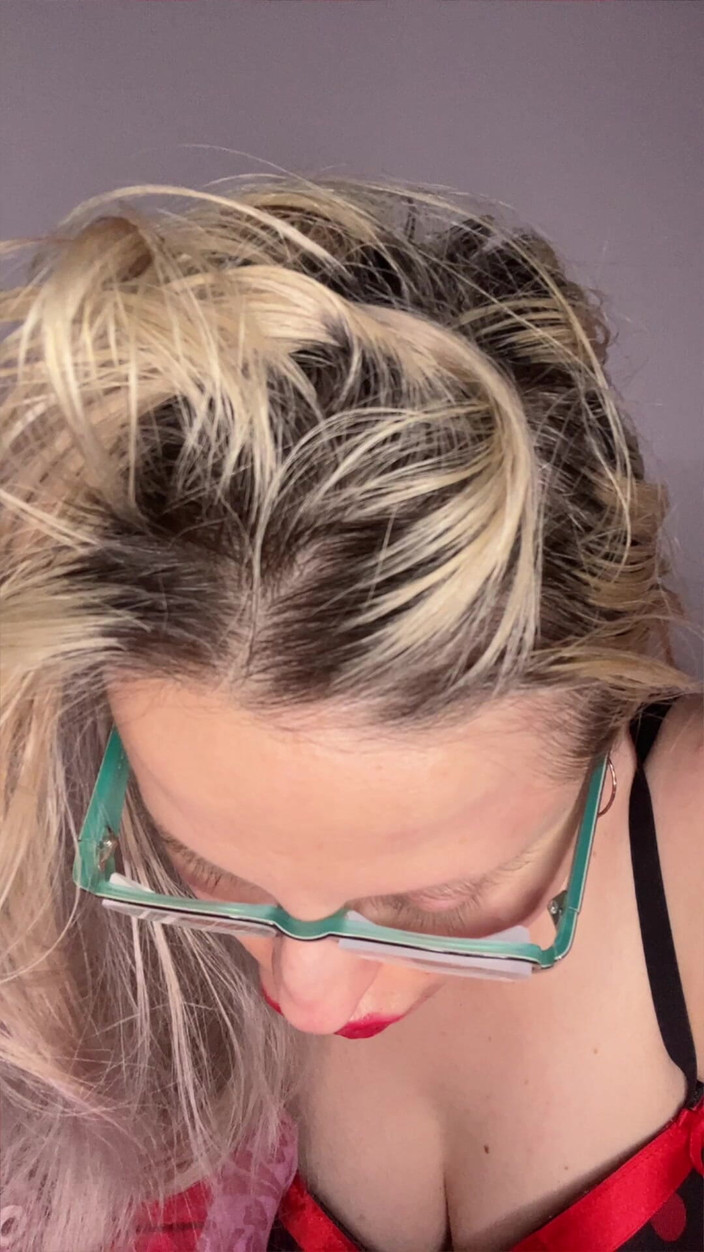 FinDom Goaldigger: ストーリー なぜ新しい太いビッグeyeglasses.MP4を着ないのか