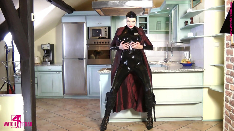 Giant Fem: Kitchen Strip in Latex