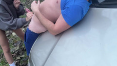 Christi: 公共场合的大学驾驶学生