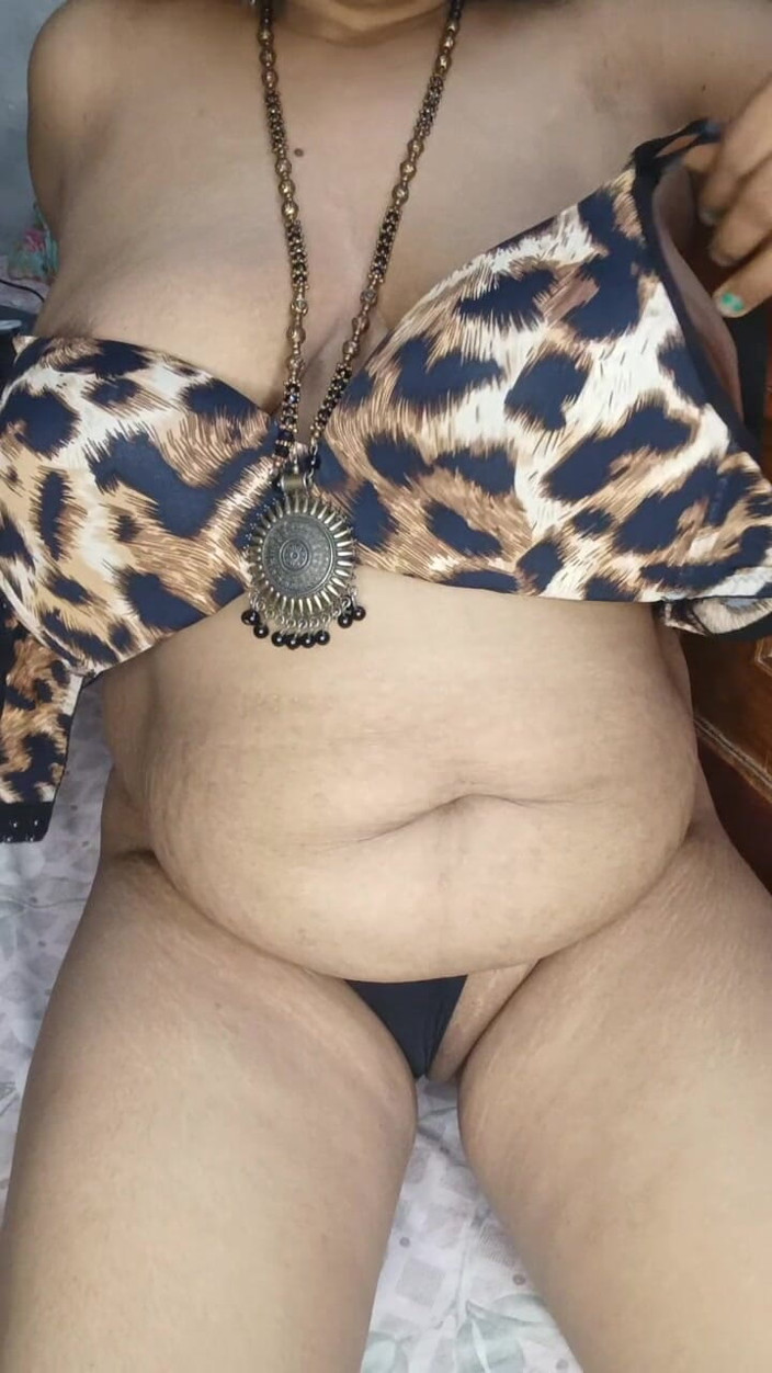 Kavita suman: Indische bBW-ehefrau zeigt ihre figur, klare hindi-audio-fantasie