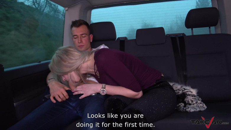 Take Van: Blondie perdeu o trem e aceitou a ajuda de um...