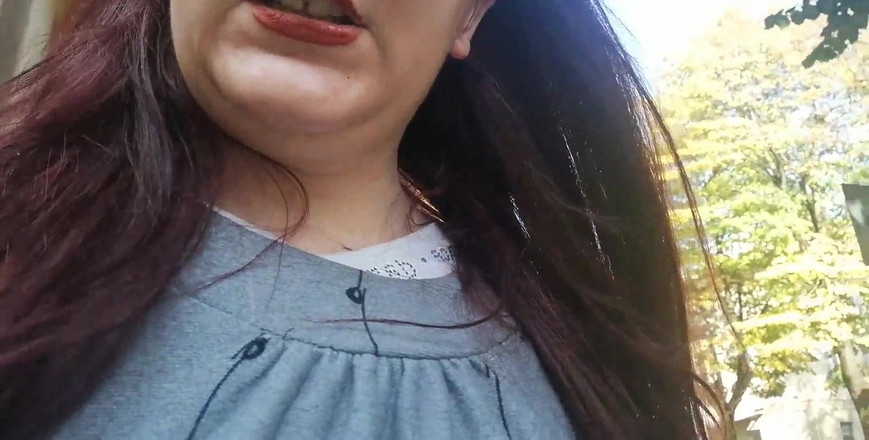 Nicoletta Embassi: Nicoletta와 함께하는 몇 마디 동영상 블로그