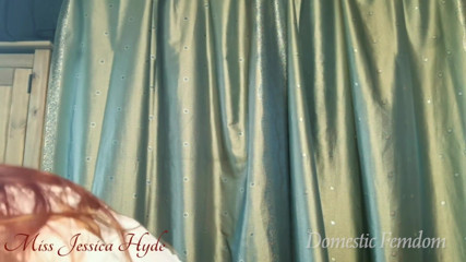 Domestic femdom: Jika saya melihat awak di sini lagi