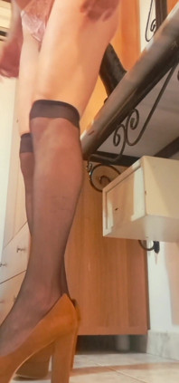 It Drives Me Crazy to Fuck with the Heels and the Asshole to Blush!