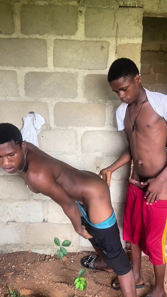 Blackhandsomeguy: Can’t Resist the Curvy Dick