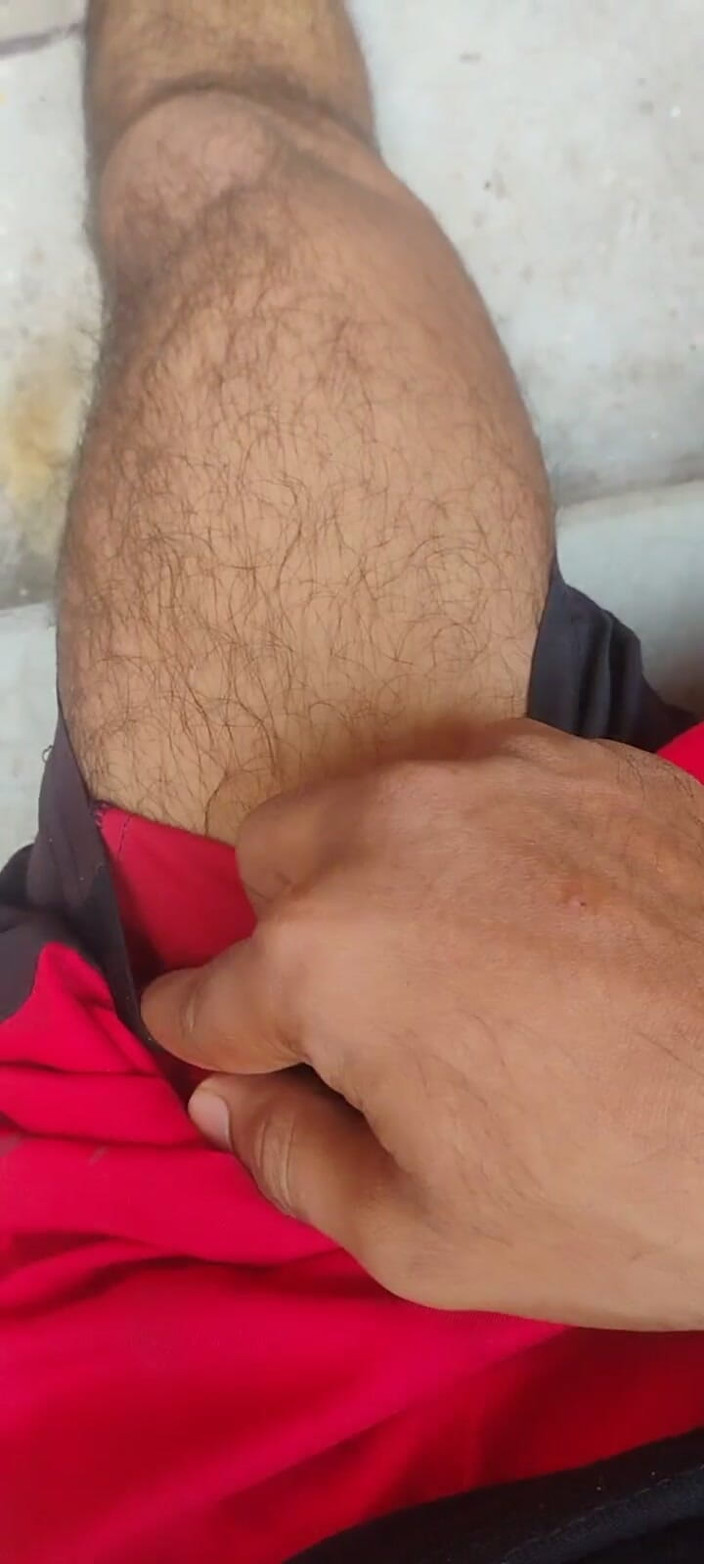 Adi T: Anda Mungkin Seperti Apa yang Anda Lihat. Aku hanya ingin...
