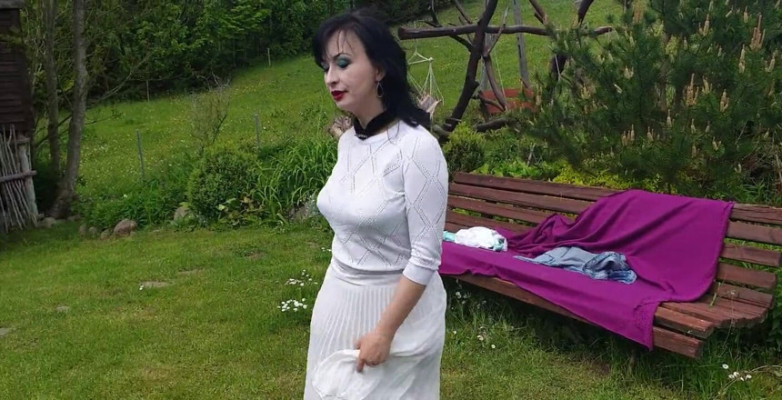 Wanilianna: Vintage Lady's Outdoor Kinky Lingerie and Masturbation Show - Including Seamed...