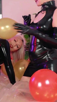 Looney Fetish, Air Balloons Lesbian Fun in Latex Rubber Costumes