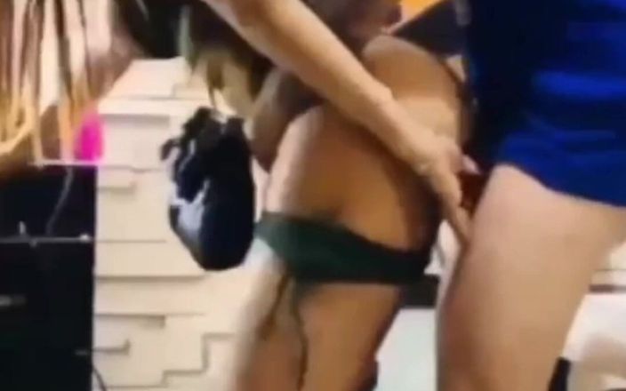 Barbietransxxxx: После того, как я отрезал волосы я начал дурачиться с девушкой из магазина, и мы в итоге занимались сексом, пока мы не расстались