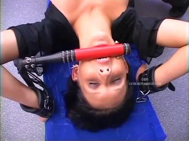 Hardcore slave sex: Horny master waxing her body