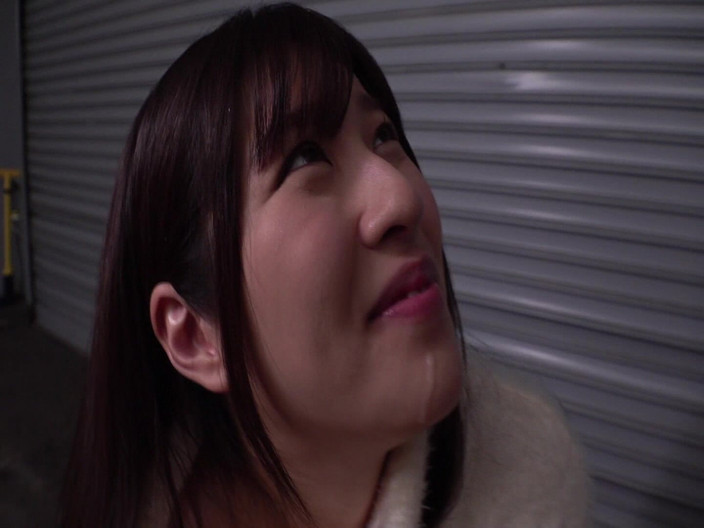 Javmango: Public Plaza Kiss Addict Begs for More Keeps Kissing on...