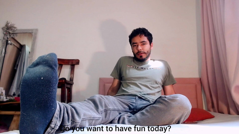 Tomm hot: I Undress and Masturbate Deliciously Talking Dirty