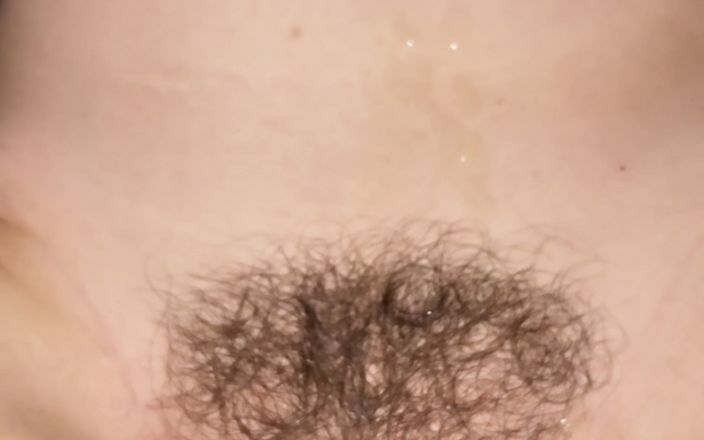FoxMaidenPanties: Schnelles abspritzen auf behaarte muschi-busch in missionarsstellung