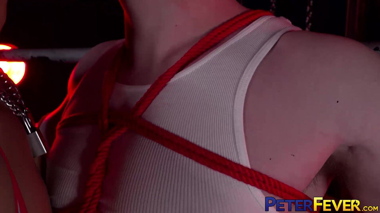 Peter Fever: Peterfever amarrada terça-feira 2 fodendo um sub top