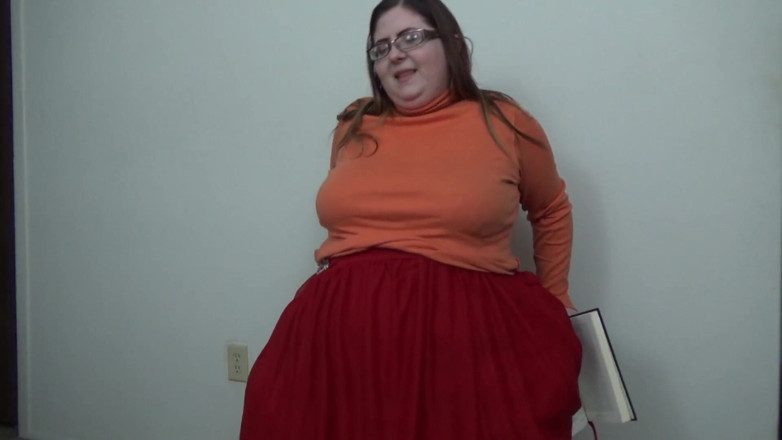 Miss Evanna: Velma reads & rides