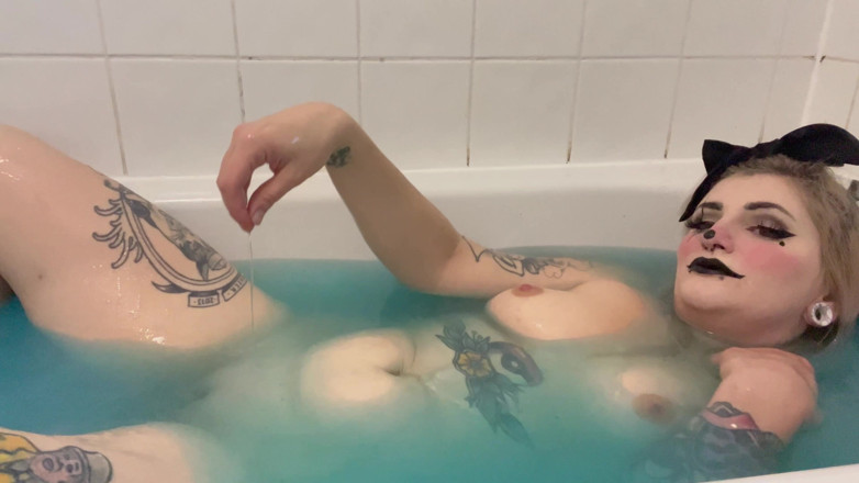 EeveeXo: Clown Loszka masturbuje się w Slime