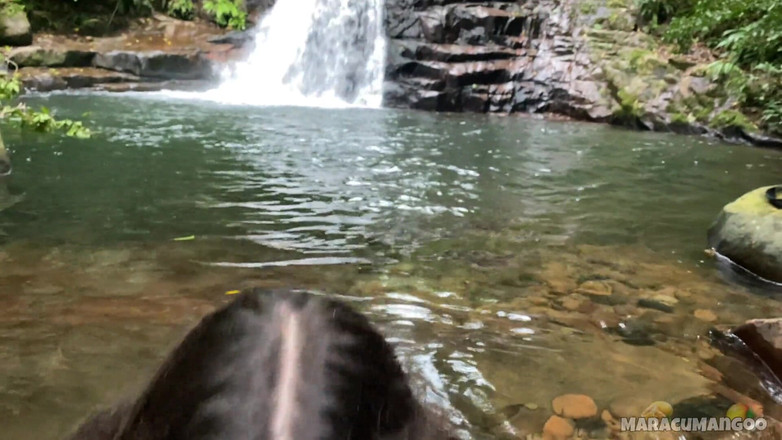 Maracumangoo: Rande na kouzelném a vzdáleném místě s dobrodruhem končí sexem...